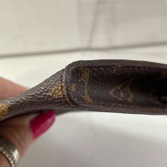 Louis Vuitton Monogram Pouch Leather Brown Zip Logo (174657) - Picture 4 of 6